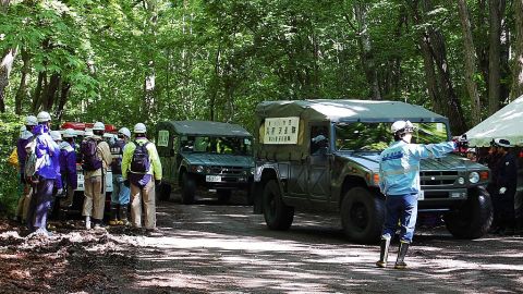 Soldados se sumaron a la búsqueda del niño desaparecido en un bosque en Japón.