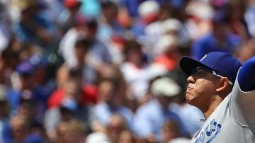 Julio Urías hizo en el mítico Wrigley Field de Chicago su segunda apertura en Grandes Ligas y no le fue bien contra los Cachorros.