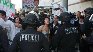 Una protesta contra Donald Trump en San José, California, se tornó violenta.