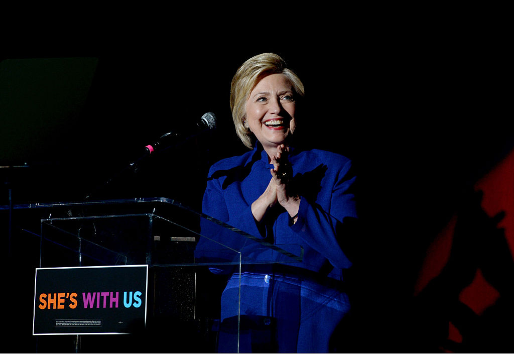 Clinton se convirtió en la primer mujer en obtener la nominación presidencial de uno de los dos principales partidos políticos.