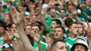 Los irlandeses son ejemplo del "fair play" en las gradas.