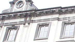 Soldados belgas patrullan  las calles tras el desmantelamiento de una nueva unidad terrorista en Bruselas, el 18 de junio de 2016.