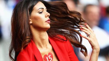 La modelo albanesa Erjona Sulejmani es la sensación en la Euro 2016.