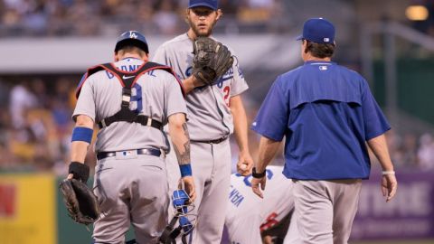 Clayton Kershaw durante su última salida, el domingo en Pittsburgh. El astro había estado lanzando con dolor.