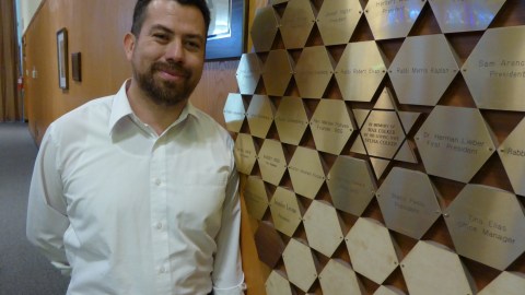 Oscar Domínguez encontró su conexión judía hace cinco años.
