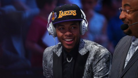 Brandon Ingram dijo que llega a los Lakers para ayudar al equipo a anotar y defender.
