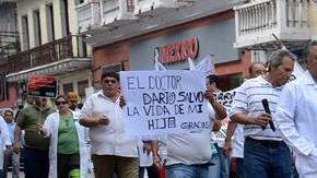 Los trabajadores de centros hospitalarios serán apoyados por su gremio.