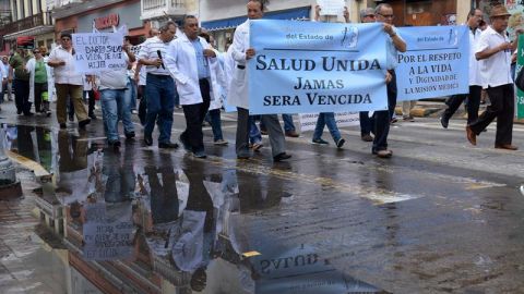 Los trabajadores de centros hospitalarios serán apoyados por su gremio.