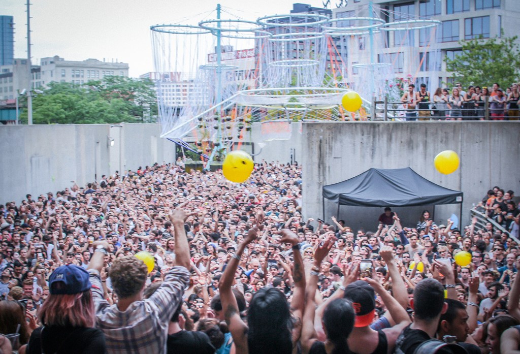 El festival 'Warm Up' se celebra cada año en el patio del MoMA PS1.