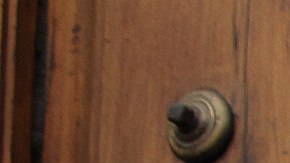 Grupos de simpatizantes de los maestros del Sindicato Nacional de Trabajadores de la Educación (CNTE) en una clausura simbólica a la secretaría de Educación en la Ciudad de México