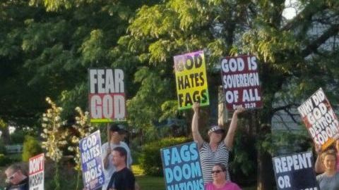 Manifestación de los seguidores de la Iglesia Bautista de Westboro.