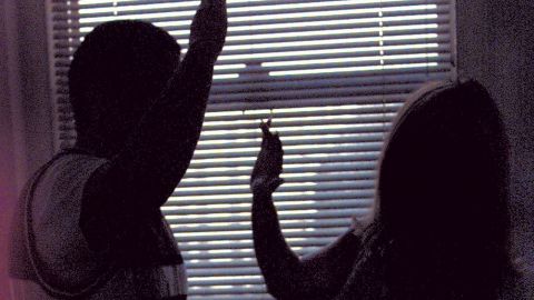 Muchas mujeres golpeadas temen denunciar a los abusadores.
