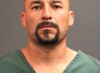 Teodoro Bernal Nuñez, de 38 años, enfrenta cargos de asesinato, intento de asesinato y secuestro. /CORTESIA DE LA POLICIA DE SANTA ANA
