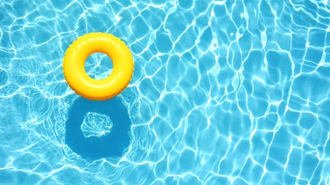 Las autoridades han pedido vigilar a los menores cuando están en las piscinas.