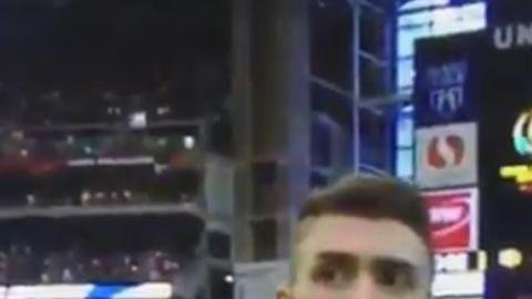 Los rostros sorprendidos de los uruguayos al escuchar el himno de Chile.