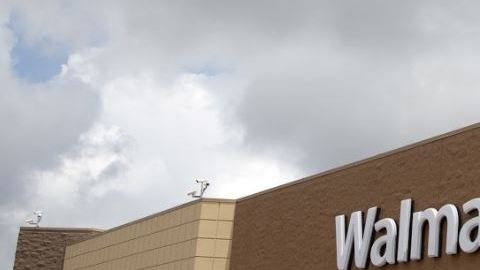 Un hombre armado abrió fuego en un Walmart de Amarillo, Texas. Podría tener rehenes.