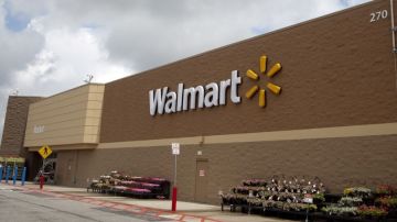 Un hombre armado abrió fuego en un Walmart de Amarillo, Texas. Podría tener rehenes.
