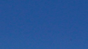 Denuncian abusos contra migrantes en el Centro de Detención de Otay Mesa.