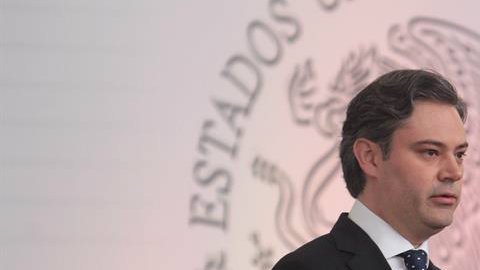 Aurelio Nuño aseguró que con la reforma se pretende que los niños y jóvenes salgan con un perfil que los ayude a tomar decisiones futuras.