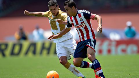 Las Chivas ya no contarán con su goleador histórico Omar Bravo.