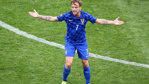 Pese al susto, Rakitic continúa de vacaciones con su familia.