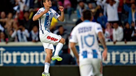 Hirving Lozano encabezó con un doblete la goleada del Pachuca al León.