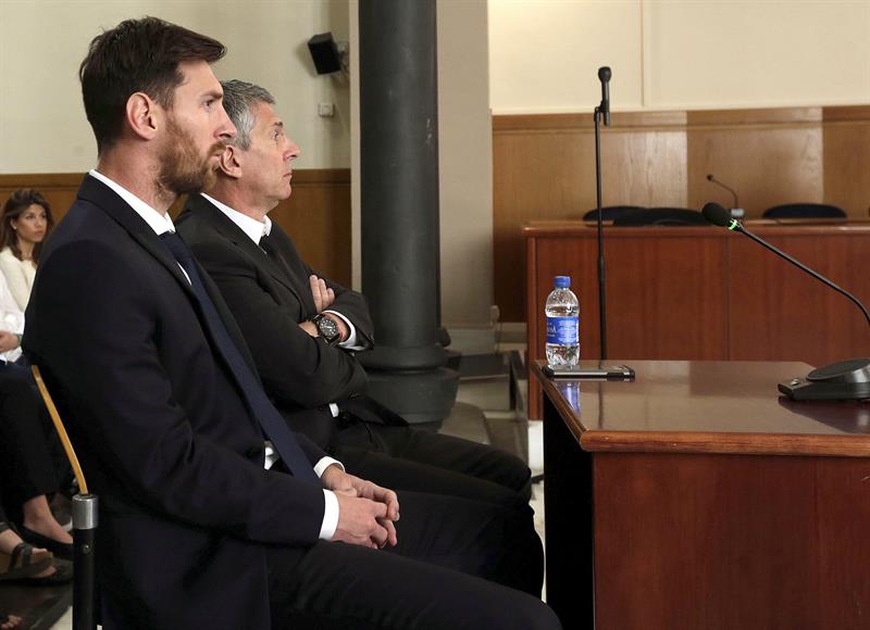 Lionel Messi y Jorge, su padre, fueron condenados a casi dos años de prisión por fraude fiscal.