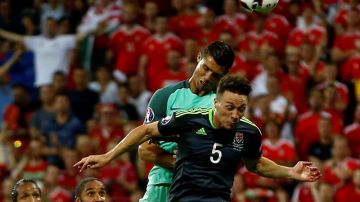 Cristiano Ronaldo anota sobre Gales