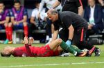 ¡Se acabó la Euro para Cristiano Ronaldo!, se va lesionado, en camilla y llorando
