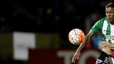 Orlando Berrío tiene arriba al Atlético Nacional en la ida de la final de la Copa Libertadores.