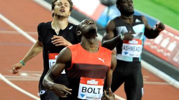Usain Bolt gana en Londres