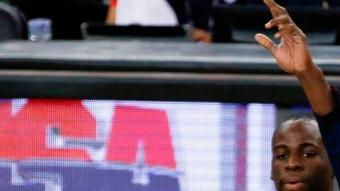 Draymond Green no acaba con una polémica cuando ya se metió en otra.