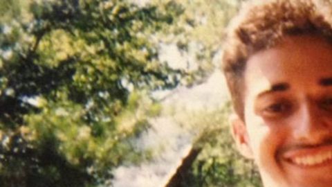 Adnan Syed, un joven que fue encarcelado por matar a su exnovia hace 16 años, tiene un nuevo juicio gracias al podcast "Serial"