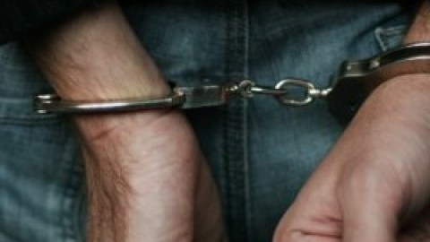969305-arrested_x-1444280531-186-640x480-640x480