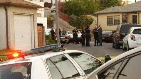 El hombre murió después tras ser transportado a un hospital local.