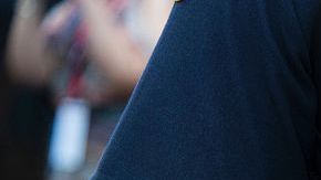 La investigación inició tras el suicidio del oficial Brendan O’Brien, en 2015, quien en una carta explicando su decisión mencionó que tuvo relaciones sexuales con la joven.