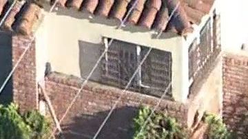 El coche terminó estrellándose contra un hogar del sur de Los Ángeles.