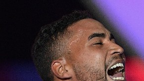 El show se divide en cuatro asaltos, como un combate de boxeo.