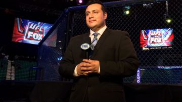 Troy Santiago ha narrado innumerables peleas del UFC.