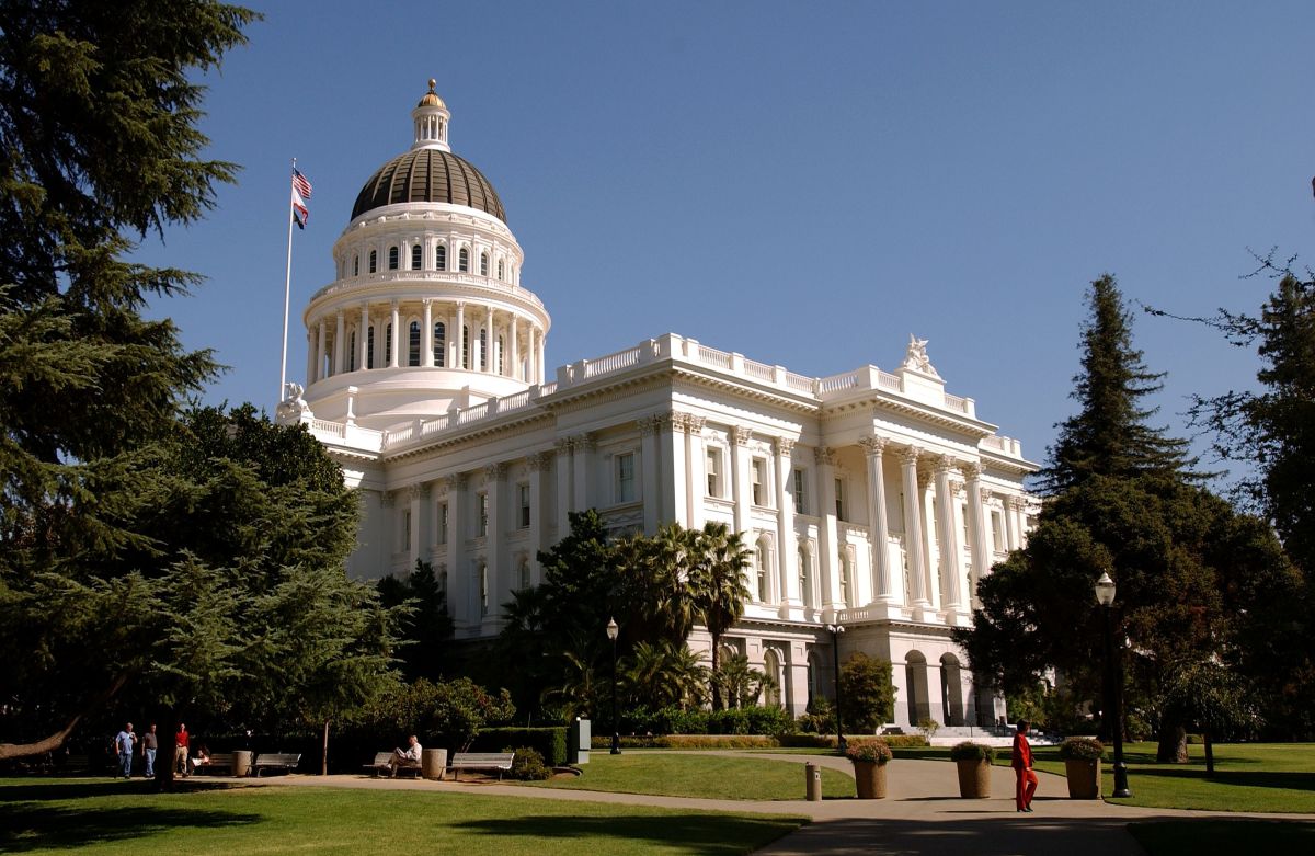 40 diputados de la Asamblea de California estarían de acuerdo con la revisión.