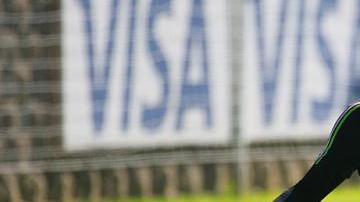 Los usuarios de Twitter atacaron a Memo Ochoa, solidos aún por el 7-0 frente a Chile.