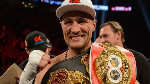 El ruso Sergey Kovalev no tuvo una gran actuación en su pelea de regreso a su tierra natal en Rusia.