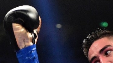 Leo Santa Cruz enfrenta a Carl Frampton pensando en la salud de su padre.