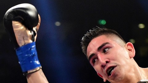 Leo Santa Cruz enfrenta a Carl Frampton pensando en la salud de su padre.