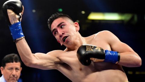 Leo Santa Cruz enfrenta a Carl Frampton pensando en la salud de su padre.