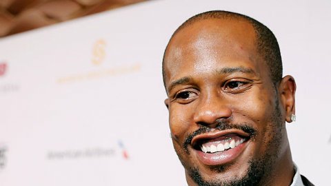 Von Miller aseguró su continuidad con Broncos por una jugosa cantidad.