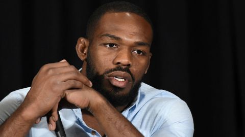 Jon Jones verá muy afectado su bolsillo si es suspendido por varios meses.