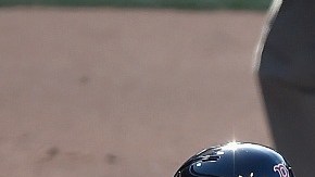 Salvador Pérez de los Kansas City Royals festeja con Mookie Betts un jonrón en el Juego de Estrellas realizado en el PETCO Park de San Diego.