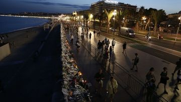 Tributos para las víctimas del mortal ataque  en Niza, Francia.