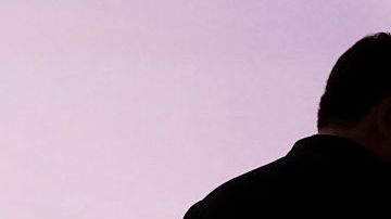 Al dejar el escenario el miércoles por la noche, Cruz recibió grandes abucheos tras negarse a apoyar a Trump, pero muchos también lo felicitaron. (Chip Somodevilla/Getty Images)